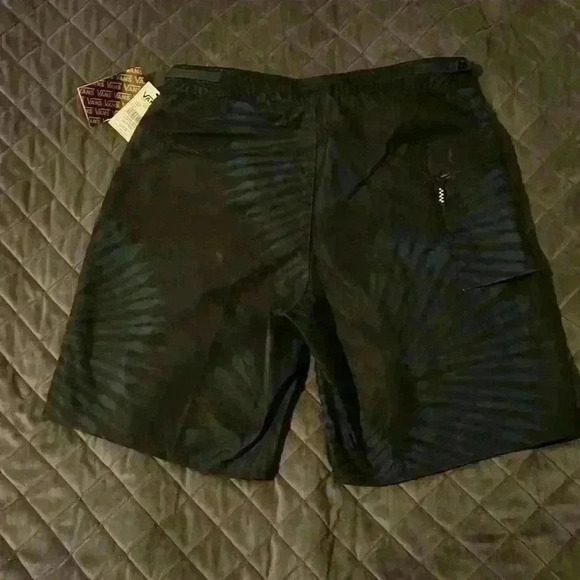 Vans Men’s shorts - Picture 5 of 7